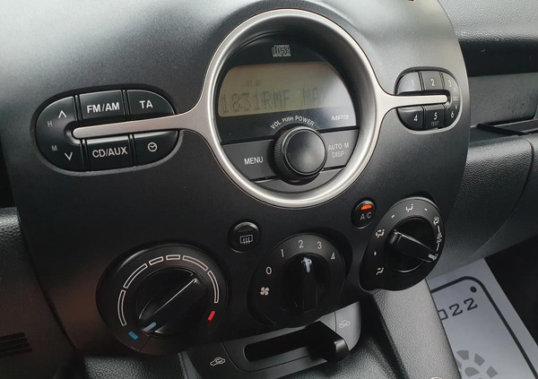 Mazda 2 cena 17700 przebieg: 190000, rok produkcji 2008 z Łazy małe 379